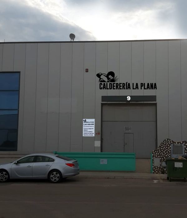 Fachada del taller de Calderería La Plana en Almassora